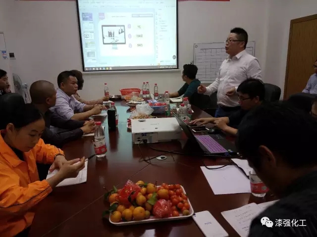 漆強化工總經理張文先生發表新年感言和目標分解.jpg